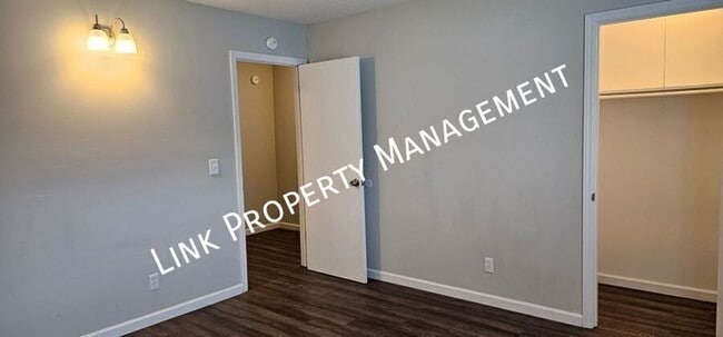 Building Photo - 1640 Keeble St