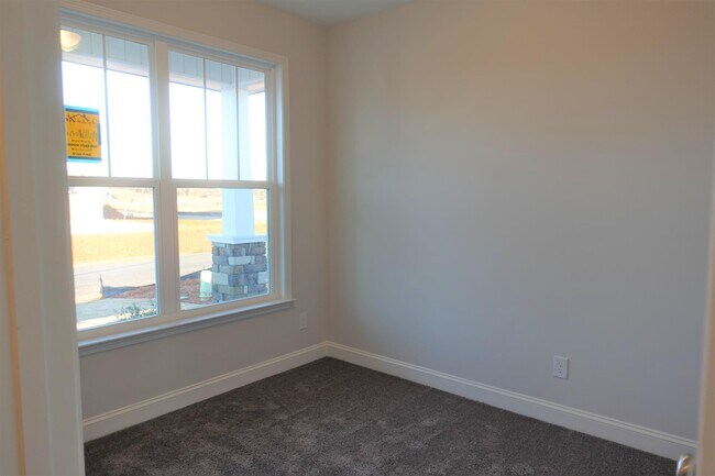 Building Photo - 2704 Millhone Dr