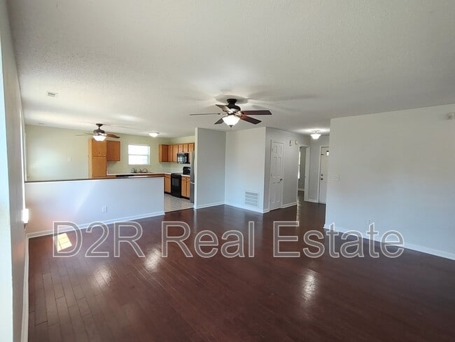 Building Photo - 1121 Branigin Creek Ct