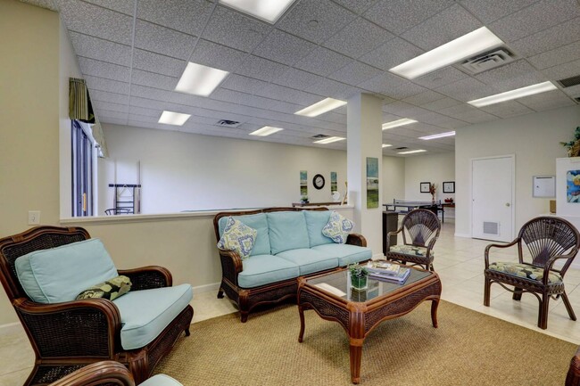 Building Photo - 5061 N Hwy A1A