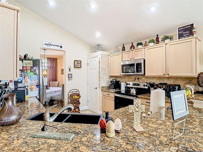 Building Photo - 6602 Imperial Oak Ln