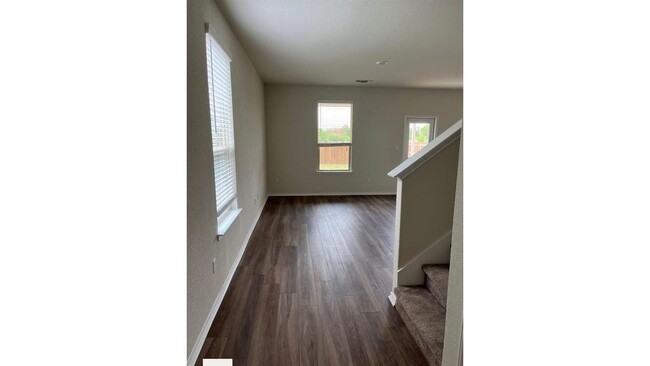 Building Photo - 209 Prairie Falcon Wy