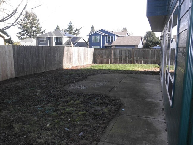 Building Photo - Updated