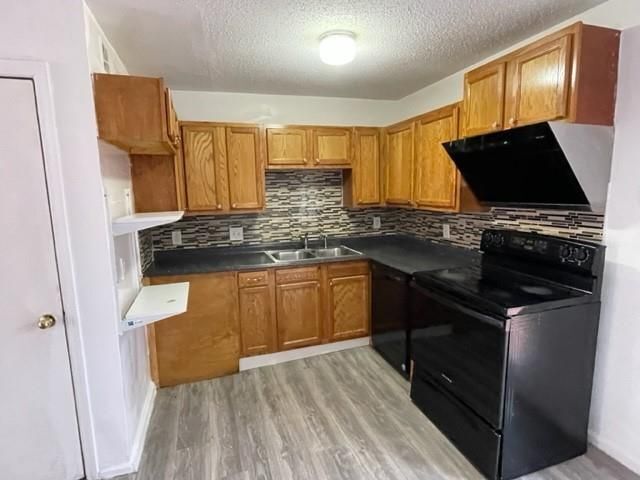 Building Photo - 3882 Parklane Dr