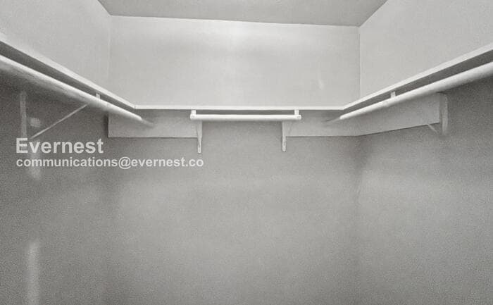 Building Photo - 15915 Rosebriar Dr