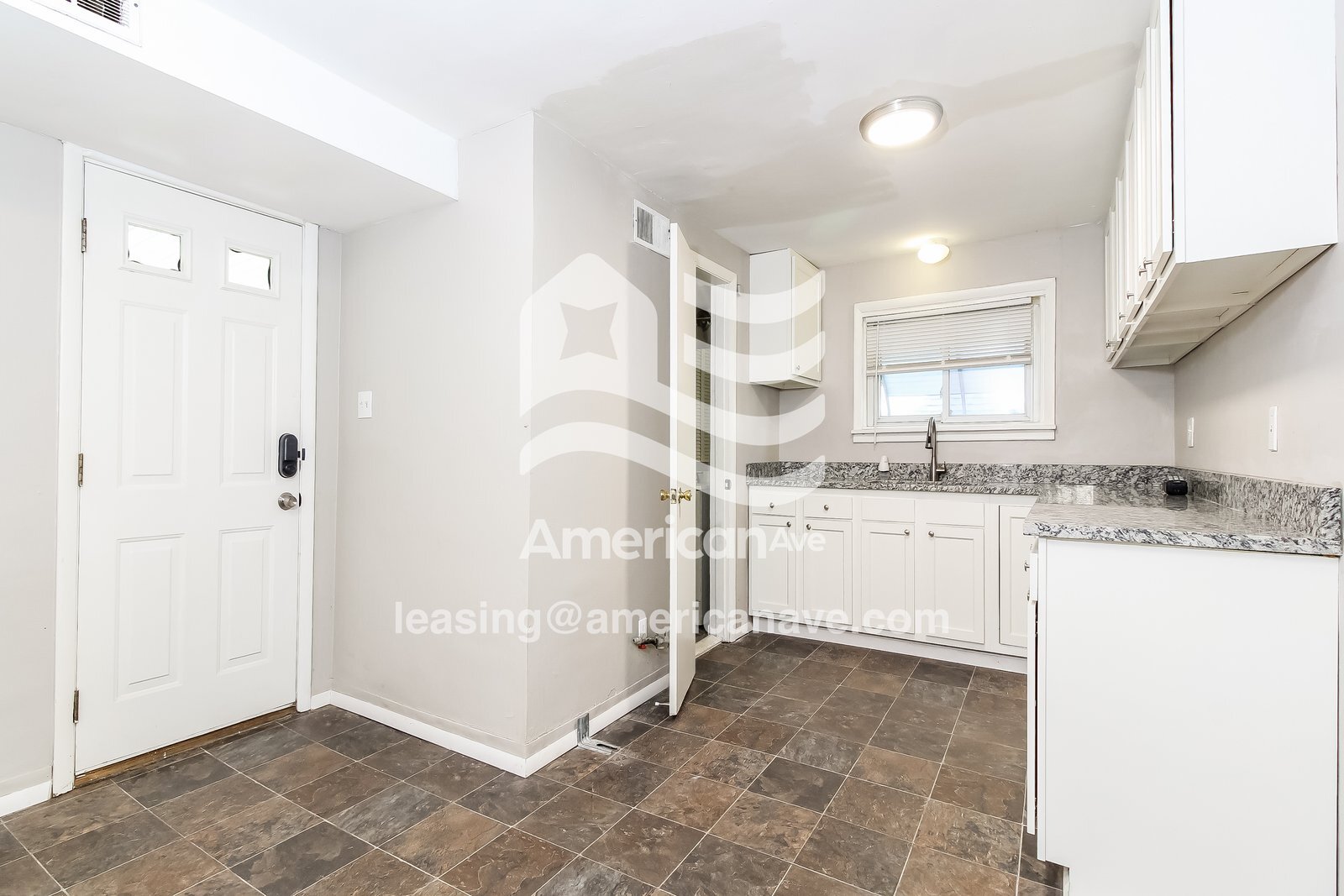 Building Photo - 1407 Maple Ave