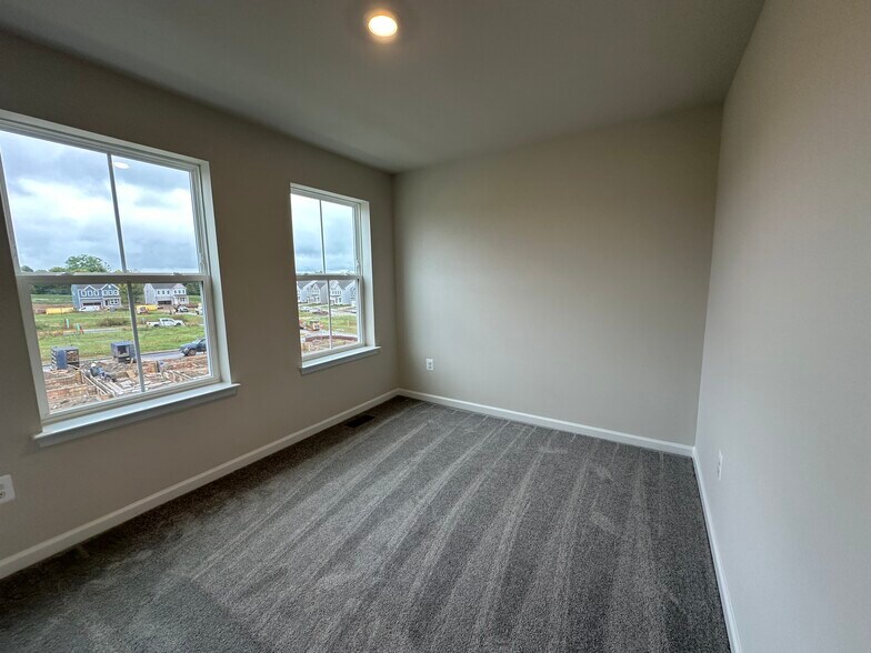 Building Photo - 318 Mineral Springs Rd