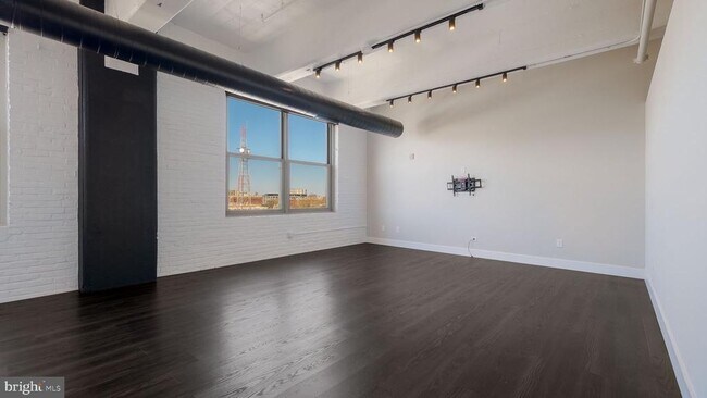 Building Photo - 444 N 4th St