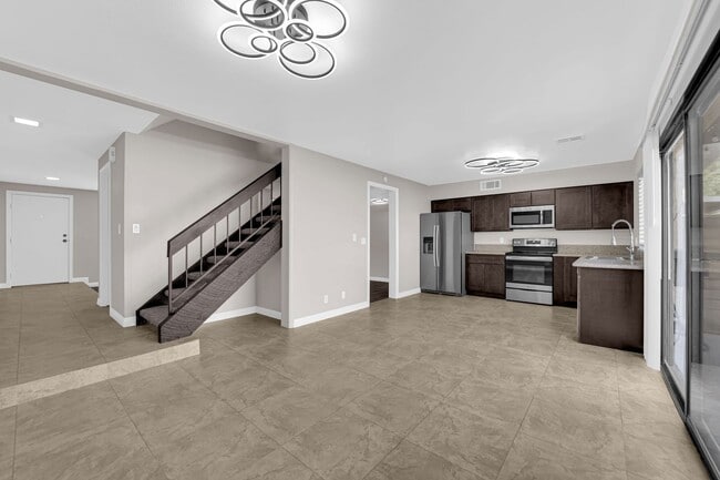 Building Photo - Charming 3 Bedroom ,2 bathroom in Paradise...