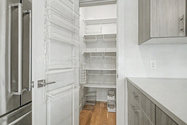Building Photo - 2708 W 25th Ave