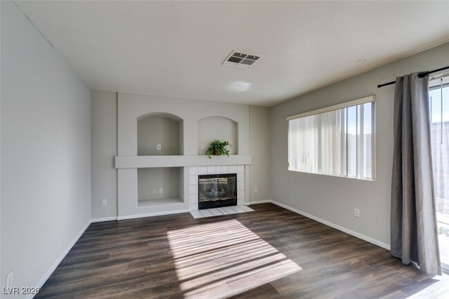 Building Photo - 7809 Calico Flower Ave