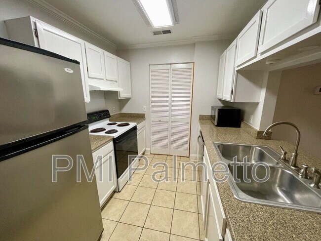 Building Photo - 229 Windsor Point Rd