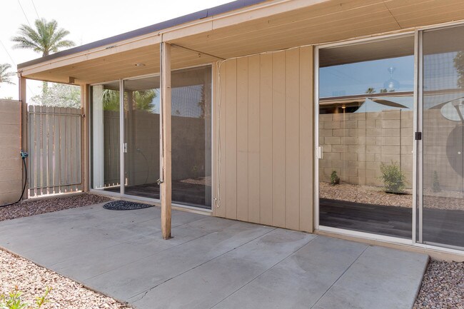 Building Photo - 4646 N 11th Ave