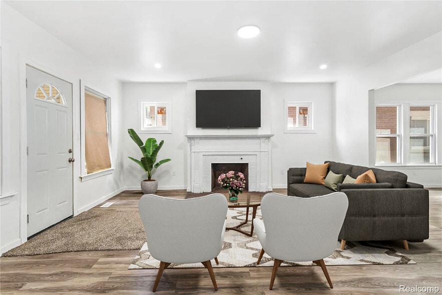 Primary Photo - 2509 Gladstone St