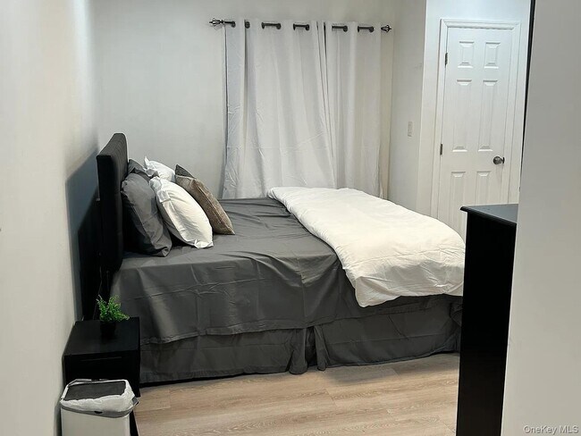 Building Photo - 85-26 167th St