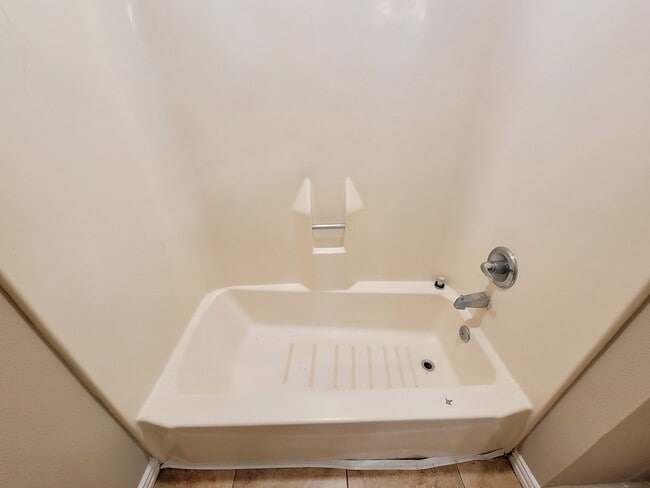 Building Photo - 10010 Sagecanyon Dr