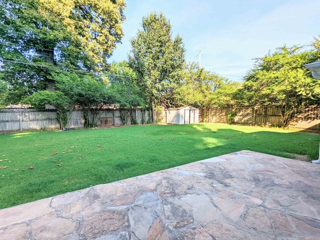 Building Photo - 6498 Glastonburg Ln