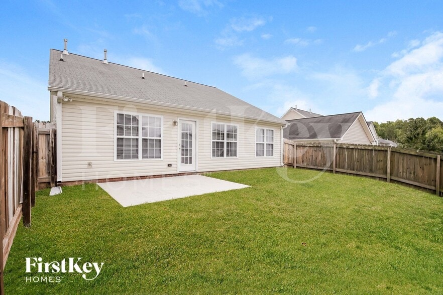 Building Photo - 4004 Village Park Ct