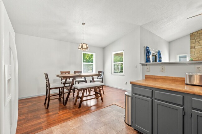 Building Photo - 8209 Parsley Ln