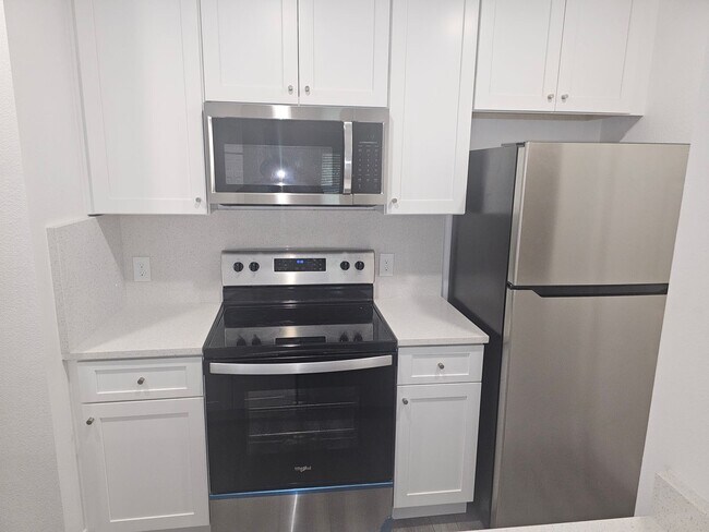Building Photo - BRAND NEW 2026  1 BED / 1 BATH CONDO (ACROSS FROM CELEBRATION - NEAR DISNEY)
