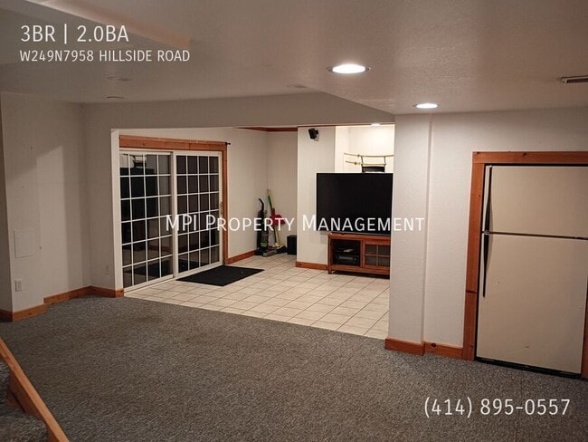 Building Photo - W249N7958 Hillside Rd