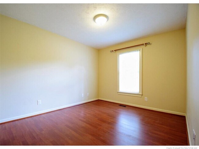 Building Photo - 6466 Brookshire St