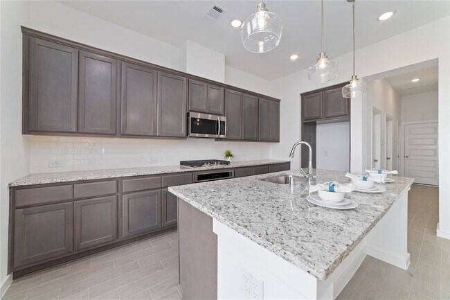 Building Photo - 6559 Scarlet Pond Ln