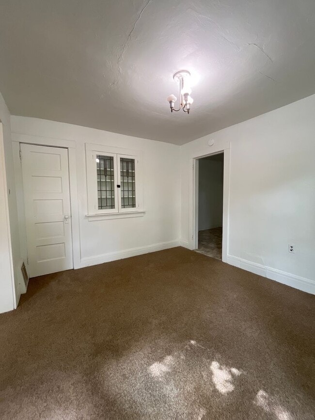 Building Photo - 3 Br 1 Bath Twin Home available in Bethlehem