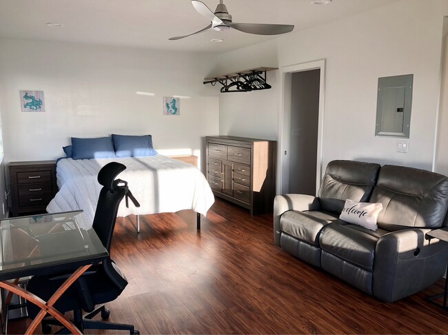 Building Photo - 98-1404 Akaaka St