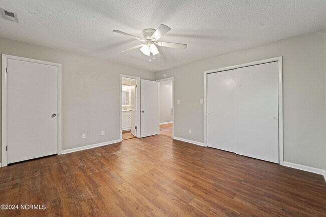 Building Photo - 9 S Onsville Pl