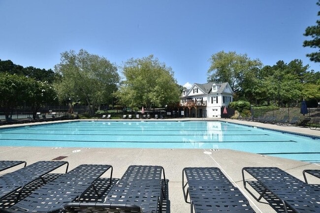 Building Photo - 3190 Serenade Ct