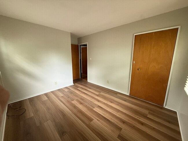 Building Photo - 613 Newberry Dr