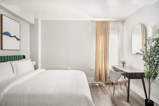 Building Photo - 234 W 73rd St