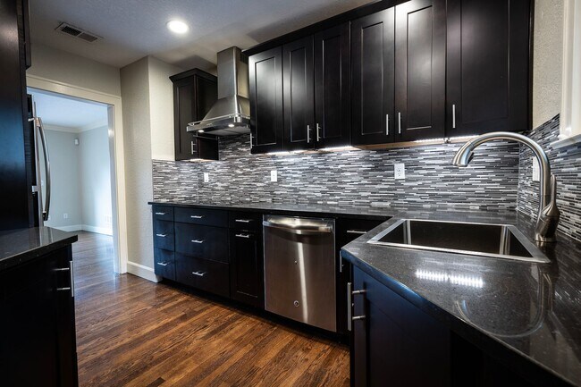 Building Photo - 49SW1105