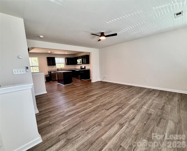 Building Photo - 828 Renee Ave