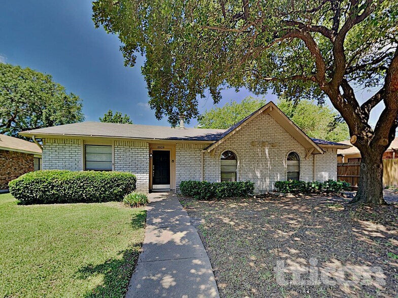 Building Photo - 5529 Kerry Ln