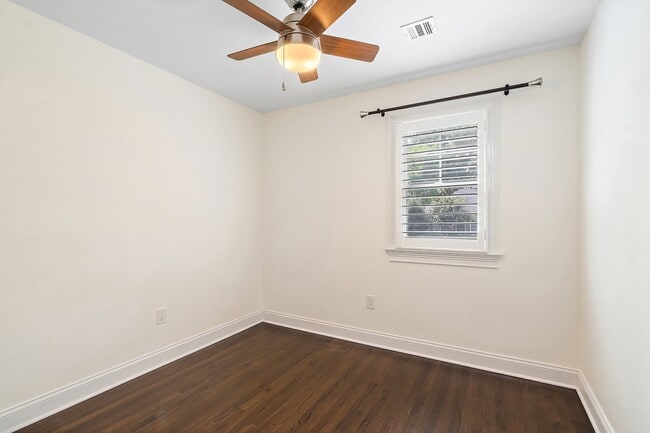 Building Photo - 20 Rustic Terrace