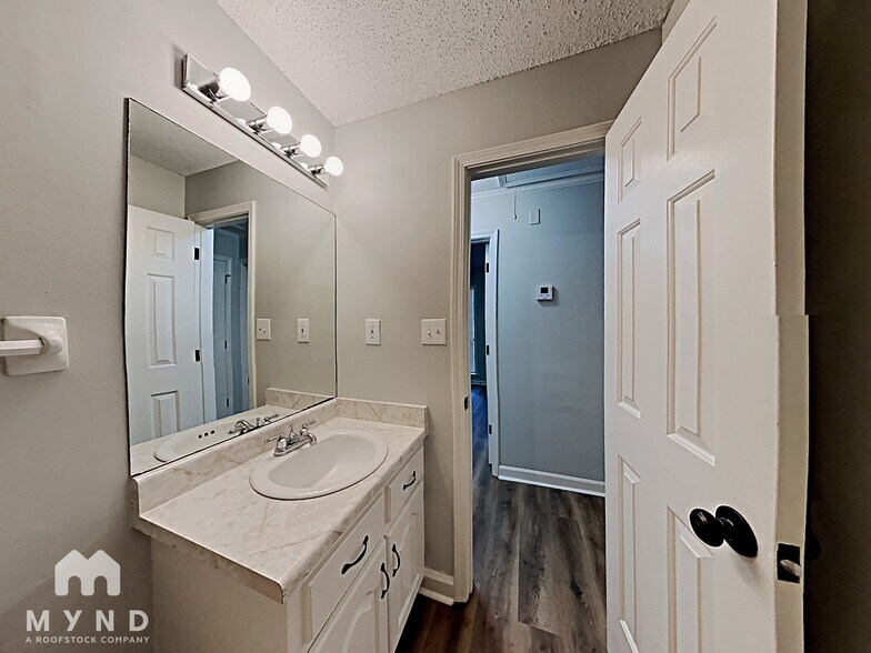 Building Photo - 7592 Clarkfield Pl