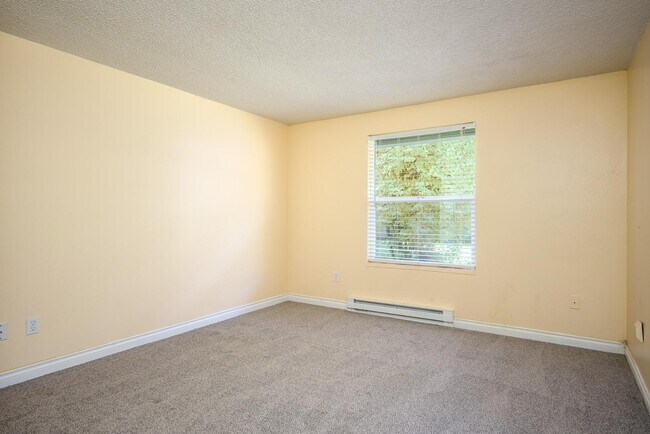 Building Photo - 5470 SW Alger Ave