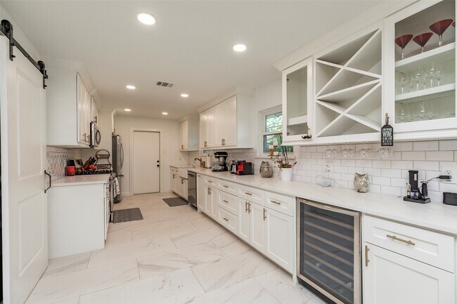 Building Photo - 6106 Kuldell Dr