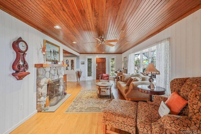 Building Photo - 479 Asharoken Ave