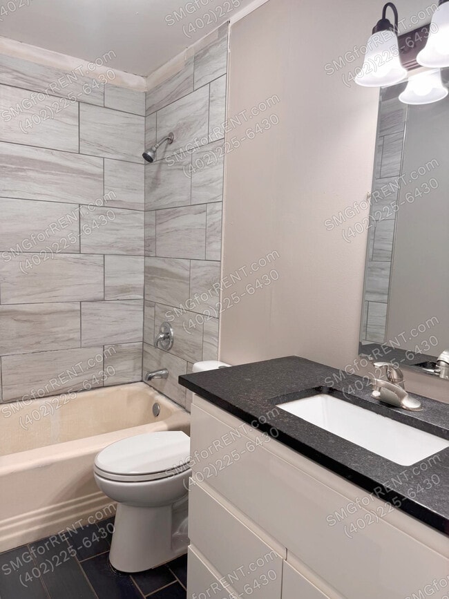 Building Photo - 2104 S 42nd St