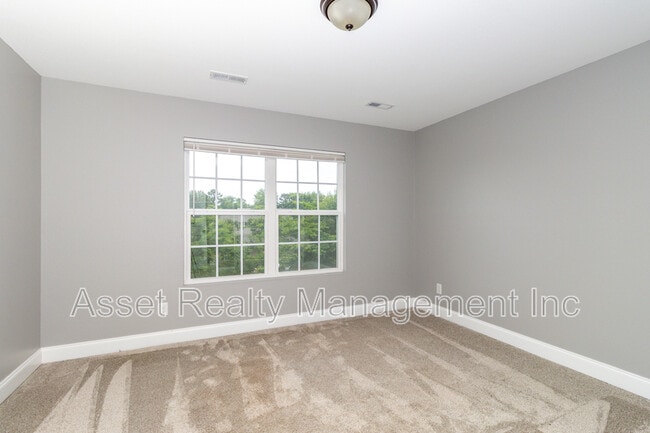 Building Photo - 926 Warrior Hill Dr