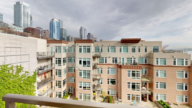 Building Photo - 2000 Alaskan Way
