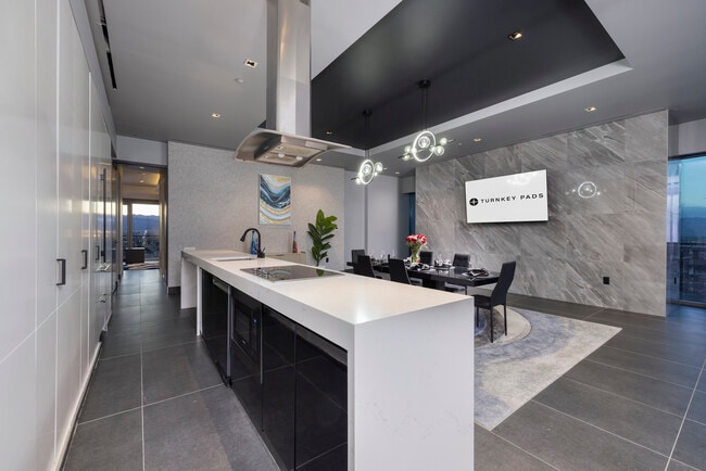 Building Photo - 4381 W Flamingo Rd