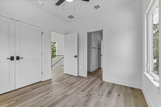 Building Photo - 8507 Hathaway Dr