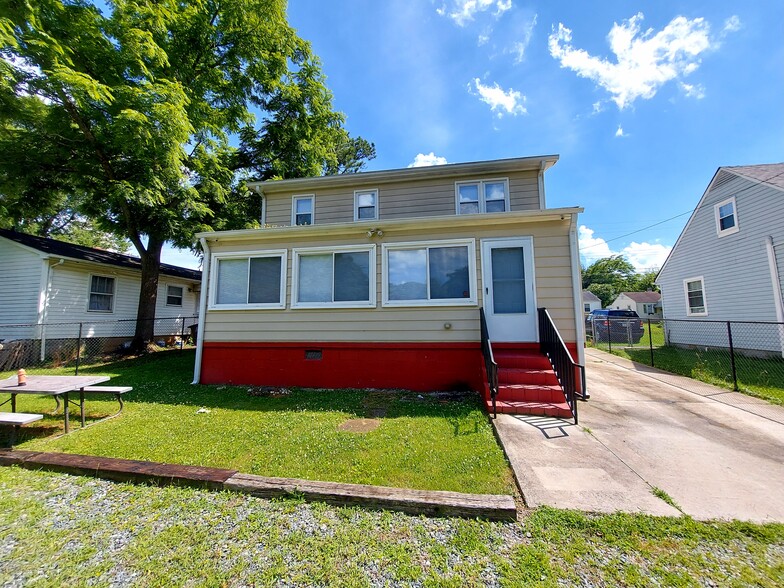 Back of House - 1841 Kentucky Ave