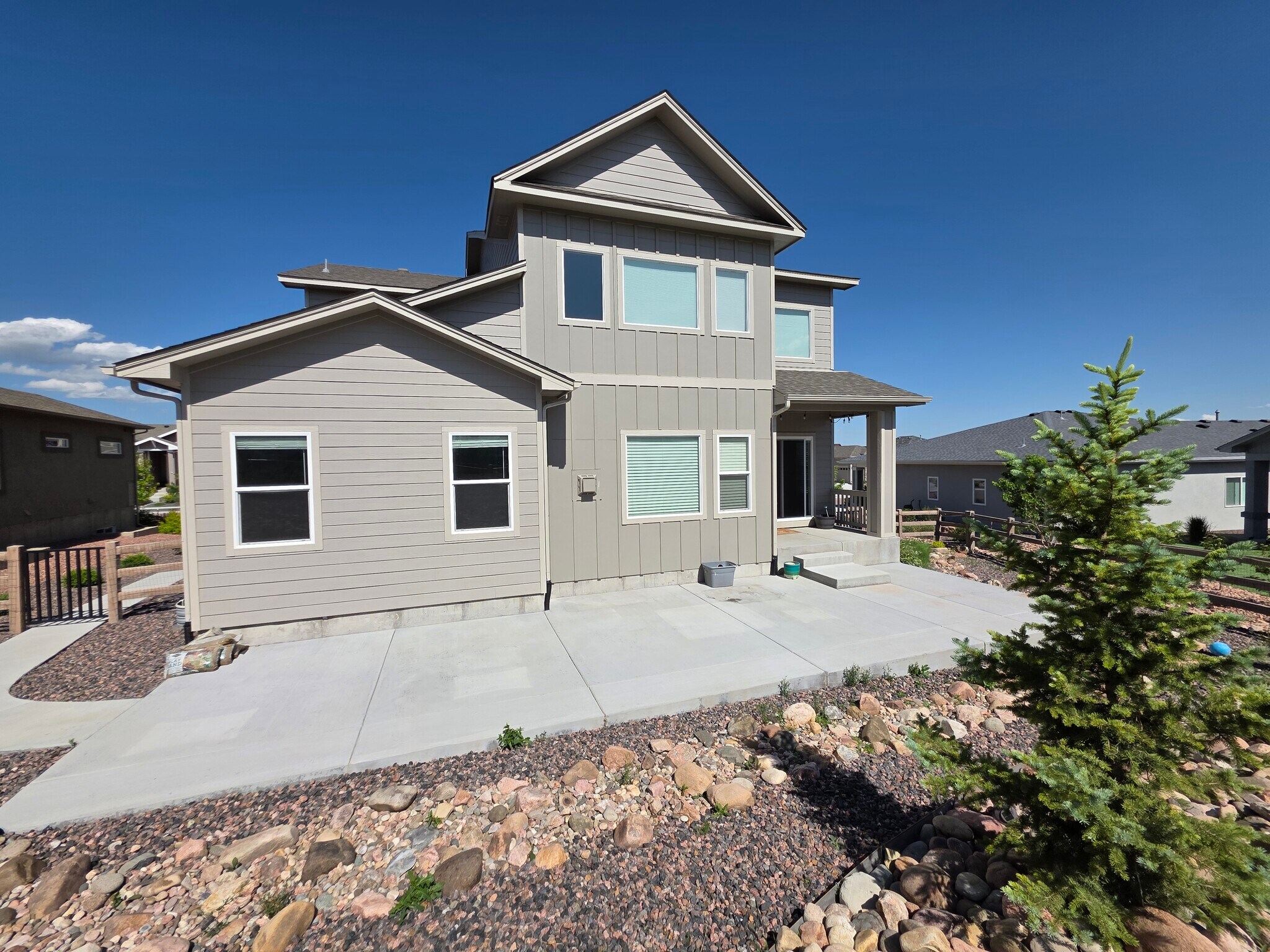Building Photo - 10258 Sharon Springs Dr