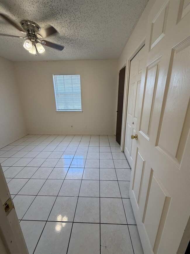 Building Photo - 2605 Springfield Ave