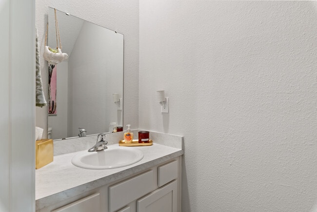 Building Photo - 425 Talulla Trl
